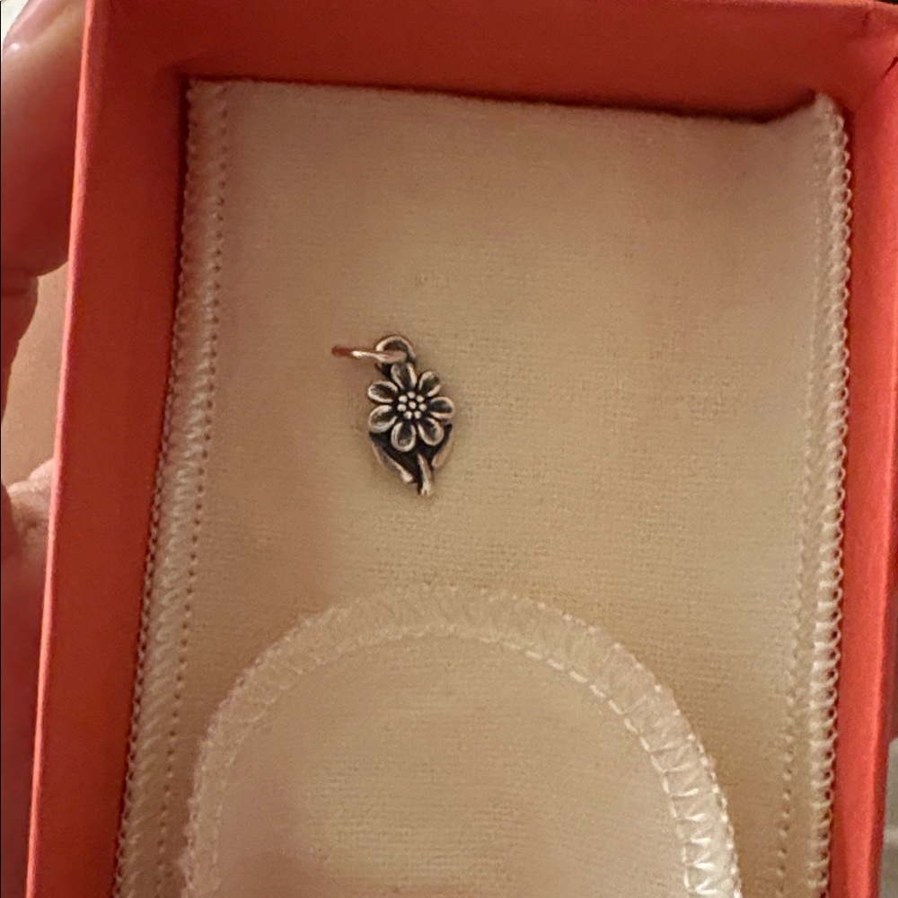 James Avery Mini Daisy Charm 925 sterling silver